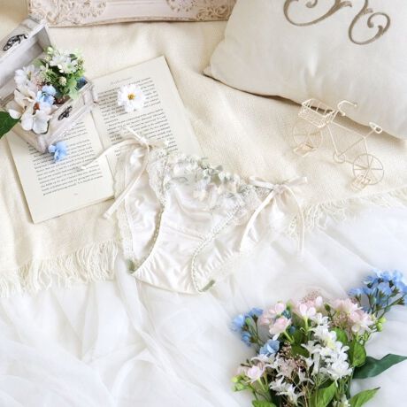 [^ԁFN0572502]ỷԑɊ肢߂āzJオ̂`[tɂV[YłB[Xɂ̓Aȕ\̂炢As̃NNfBe[LLƍ~蒍̗A^ŉ炵ۂɁB傫߂̋Ȑ̃XJbv̓oCJ[ɂ邱ƂŁA݊Ɠ̂fUCɎdオ܂B̉Ԍt̂悤ɁAKK悤Ȗ邢CɂĂRNVłBACeEpTCh̃{͌іڂقǂdl̂߁AEGXgTCY̒\BD݂̒SnɒĂ܂B{͐Lk邽߉ɂAق̂ƃZNV[ĂACełBTCYMFqbv 87`95cmLFqbv 92`100cmidlEobNLkFEtgF኱聃֘AACẽACe͈ȉ育mFBE62500 uW[iBECEDjE62501 uW[iEEFjE62502 uW[iGEHjE72500 m[}V[cE72501 [XV[cE72502 {V[cE72506 Tj^[E12500 XbvE32501 JbvtL~\[E22501 ^bvpcƖ̊֌WɂAۂFČꍇ܂B܂Ap\REX}[gtHȂǂ̊ɂA኱iƉ摜̃J[قȂꍇ܂B