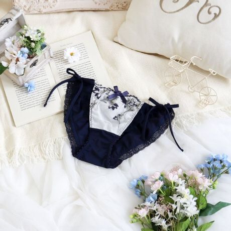 [^ԁFN0572502]ỷԑɊ肢߂āzJオ̂`[tɂV[YłB[Xɂ̓Aȕ\̂炢As̃NNfBe[LLƍ~蒍̗A^ŉ炵ۂɁB傫߂̋Ȑ̃XJbv̓oCJ[ɂ邱ƂŁA݊Ɠ̂fUCɎdオ܂B̉Ԍt̂悤ɁAKK悤Ȗ邢CɂĂRNVłBACeEpTCh̃{͌іڂقǂdl̂߁AEGXgTCY̒\BD݂̒SnɒĂ܂B{͐Lk邽߉ɂAق̂ƃZNV[ĂACełBTCYMFqbv 87`95cmLFqbv 92`100cmidlEobNLkFEtgF኱聃֘AACẽACe͈ȉ育mFBE62500 uW[iBECEDjE62501 uW[iEEFjE62502 uW[iGEHjE72500 m[}V[cE72501 [XV[cE72502 {V[cE72506 Tj^[E12500 XbvE32501 JbvtL~\[E22501 ^bvpcƖ̊֌WɂAۂFČꍇ܂B܂Ap\REX}[gtHȂǂ̊ɂA኱iƉ摜̃J[قȂꍇ܂B