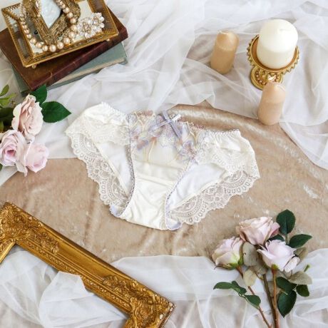 [^ԁFN0572620]yX̖؁XԁX܂ƂāzX̖؁XԁXCP~[XŃGKgɕ\V[YłB[Xɂ͑傫ȃ[twiɁAԂȂԂ_ɂ炤ƂŁACpNĝfUCɎdオ܂BԂт̒ɂ͂肰Ȃ[tAXJbvɂ͏Ȗ؂̎hイēꊴoBӂƗ̊̂Xeb`́AהԎ̃ő@ׂȂ߂ANZgɂقǂ܂B_ȎhイƗJ[OAl̏ւƓĂRNVłB̂ӂƂ܂ÂւƕςĂ܂悤ȃACeɂȂ܂悤ɁBN̔o yRisa Magli Reinei[kjzuh̐Eςy݂BACeEpx[VbNȃrLj^CṽV[cłBV[c̑ɂ̓[XgpA{gXւɂȂĂ܂BEGXgɂ͐Lт̂悢Sgp邱ƂŁADɃtBbg܂BƂC̗ǂSnłBTCYMFqbv 87`95cmLFqbv 92`100cmidlEobNLkFEtgF聃֘AACẽACe͈ȉ育mFBE62620 uW[iBECEDjE62621 uW[iEEFjE62622 uW[iGEHjE72620 m[}V[cE72621 [XV[cE72624 TobNE72625 qbvnOE72626 Tj^[E12620 XbvƖ̊֌WɂAۂFČꍇ܂B܂Ap\REX}[gtHȂǂ̊ɂA኱iƉ摜̃J[قȂꍇ܂B