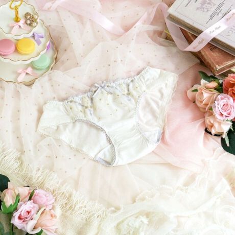 [^ԁFN0572646]ySƂ߂}[KbgbsOz}[Kbg̃A[`C[WAsAŉ炵V[YłB[Xɂ͂ՂƂXeb`ŃA[`̂悤Ȕ~̃fUC炢A`FbNXJbṽhbggݍ킹āAƂтK[[ȃX^CɎdオ܂BŜɎU΂߂ȃ}[KbĝԂ́AE[[Ŏhイ邱ƂŁAiȃtF~joB|Cgłقǂ̓LLƑ@ׂȂ߂ŁA肰Ȃ؂₩vX܂BACeEpRisa MaglĩTj^[V[ćAuW[ƃyAŃfUC肵Ă܂Bu[ȓłR[fBl[gyŗJTȋCHAPPYɁBȊ肢߂Ă͂܂B[fނgpAC̗ǂSnŃXgXt[ɂ܂BNb`̓JTJTƉȂɂA̗Ƃ₷hzgpĂ܂Bɂ̓[XgpA{gXւɂȂĂ܂BTCYMFqbv 87`95cmLFqbv 92`100cmidlEobNLkFENb`hzgp֘AACẽACe͈ȉ育mFBE62640 uW[iBECEDjE62641 uW[iEEFjE62642 uW[iGEHjE72640 m[}V[cE72641 [XV[cE72643 tAV[cE72646 Tj^[E12640 XbvƖ̊֌WɂAۂFČꍇ܂B܂Ap\REX}[gtHȂǂ̊ɂA኱iƉ摜̃J[قȂꍇ܂B