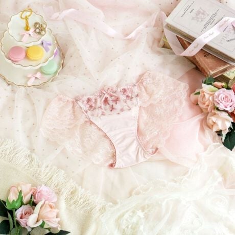 [^ԁFN0572641]ySƂ߂}[KbgbsOz}[Kbg̃A[`C[WAsAŉ炵V[YłB[Xɂ͂ՂƂXeb`ŃA[`̂悤Ȕ~̃fUC炢A`FbNXJbṽhbggݍ킹āAƂтK[[ȃX^CɎdオ܂BŜɎU΂߂ȃ}[KbĝԂ́AE[[Ŏhイ邱ƂŁAiȃtF~joB|Cgłقǂ̓LLƑ@ׂȂ߂ŁA肰Ȃ؂₩vX܂BACeEpgn͑[XɂȂĂALk̂郌[XɐSn悭tBbg܂Bɂ̓SgĂȂ̂ŐH܂AƂSnłB{gXւV[cC܂BʋC悭AKɂp܂BÂA_߂ȂʊfUCAOWA[ȑl͋̕Co܂BTCYMFqbv 87`95cmLFqbv 92`100cmidlEobNLkFEtgF኱聃֘AACẽACe͈ȉ育mFBE62640 uW[iBECEDjE62641 uW[iEEFjE62642 uW[iGEHjE72640 m[}V[cE72641 [XV[cE72643 tAV[cE72646 Tj^[E12640 XbvƖ̊֌WɂAۂFČꍇ܂B܂Ap\REX}[gtHȂǂ̊ɂA኱iƉ摜̃J[قȂꍇ܂B