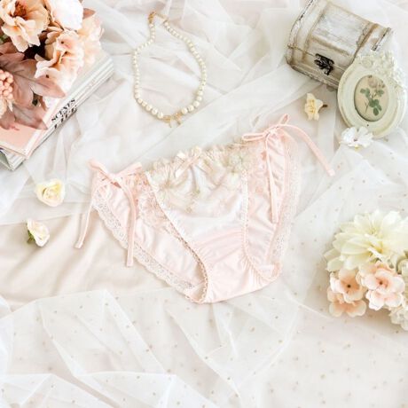 [^ԁFN0574502]yӂ蕑All̂ԂɂƂ߂āzAll̂Ԃ_ɎhJ[X́A݊ӂۂ̒ɑ@ׂȃXeb`炤ƂŁA炵K[[Ɏdオ܂BTChɂ̓ՂƂقǂȂԂ̃AbvPd˂āAsvXBlXȂԂ[XŜɍ炫قĂ悤ȁA؂₩o܂BJ[͒WOf[Vł܂Ƃ߂āA`[AbvP̃VA[A}eBbNȃRNVłBACeEpTCh̃{͌іڂقǂdl̂߁AEGXgTCY̒\BD݂̒SnɒĂ܂B{͐Lk邽߉ɂAق̂ƃZNV[ĂACełBTCYMFqbv 87`95cmLFqbv 92`100cmidlEobNLkFEtgF኱聃֘AACẽACe͈ȉ育mFBE64500 uW[iBECjE64501 uW[iDEEEFjE64502 uW[iGEHjE74500 m[}V[cE74501 [XV[cE74502 {V[cE74506 Tj^[E14501 JbvtXbvƖ̊֌WɂAۂFČꍇ܂B܂Ap\REX}[gtHȂǂ̊ɂA኱iƉ摜̃J[قȂꍇ܂B