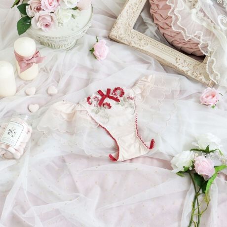 [^ԁFN0574523]y킽ʂfR[VA[`z݊̂Of[V̂ԂɁAhbgA[`̃`[[Xӂ񂾂ɂȃV[YłB[Xɂ͂ĖڗȂJ[Ő̂ԂhJāAiȉ؂₩ƉŝۂɎdオ܂BFWJ̓K[[ȃbhAu₩ȃu[AAE^[CNȃubN܂ŁAJ[ɂĈ\y݂܂BACeEpӂƍLVGbg炵A[XґɂA̎q炵fUCy݂܂B̂̒ߕtȂAyȗSnłBEGXgƃtÃnŃX^CUPʂBXJ[g⃏Chpcƍ킹p̂߂łBTCYMFqbv 87`95cmLFqbv 92`100cmidlEobNLkFEtgF኱聃֘AACẽACe͈ȉ育mFBE64520 uW[iBECjE64521 uW[iDEEEFjE64522 uW[iGEHjE74520 m[}V[cE74521 [XV[cE74523 tAV[cE74526 Tj^[E34521 JbvtL~\[E24521 ^bvpcƖ̊֌WɂAۂFČꍇ܂B܂Ap\REX}[gtHȂǂ̊ɂA኱iƉ摜̃J[قȂꍇ܂B