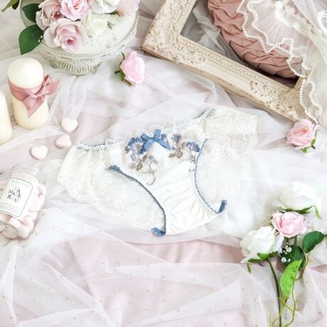 [^ԁFN0574521]y킽ʂfR[VA[`z݊̂Of[V̂ԂɁAhbgA[`̃`[[XȃV[YłB[Xɂ͂ĖڗȂJ[Ő̂ԂhJāAiȉ؂₩ƉŝۂɎdオ܂BFWJ̓K[[ȃbhAu₩ȃu[AAE^[CNȃubN܂ŁAJ[ɂĈ\y݂܂BACeEpgn͑[XɂȂĂALk̂郌[XɐSn悭tBbg܂Bɂ̓SgĂȂ̂ŐH܂AƂSnłB{gXւV[cC܂BʋC悭AKɂp܂BÂA_߂ȂʊӂfUCAOWA[ȑl͋̕Co܂BTCYMFqbv 87`95cmLFqbv 92`100cmidlEobNLkFEtgF኱聃֘AACẽACe͈ȉ育mFBE64520 uW[iBECjE64521 uW[iDEEEFjE64522 uW[iGEHjE74520 m[}V[cE74521 [XV[cE74523 tAV[cE74526 Tj^[E34521 JbvtL~\[E24521 ^bvpcƖ̊֌WɂAۂFČꍇ܂B܂Ap\REX}[gtHȂǂ̊ɂA኱iƉ摜̃J[قȂꍇ܂B