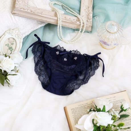 [^ԁFN0574552]ydȂԁX̃hX܂ƂāzlC𔎂wXeB[ixAVJ[ăoCoB@ׂȃ`[ւԂ̃Xeb`U΂߂[X̏ɁAAbvPӂ񂾂ɏd˂Â邱ƂɂA̒ɗ̊ofUCɎdオ܂BԐcɂȊOg[ɂ邱ƂŁAdȂ荇Ԃт炪ƂĂiŃGKgȃC[W^Ă܂B̂ӂƂ܂ÂւƕςĂ܂悤ȃACeɂȂ܂悤ɁBN̔o uRisa Magli Reinei[kjvuh̐Eςy݂BACeEpTCh̃{͌іڂقǂdl̂߁AEGXgTCY̒\BD݂̒SnɒĂ܂B{͐Lk邽߉ɂAق̂ƃZNV[ĂACełBTCYMFqbv 87`95cmLFqbv 92`100cmidlEobNLkFEtgF聃֘AACẽACe͈ȉ育mFBE64550 uW[iBECjE64551 uW[iDEEEFjE64552 uW[iGEHjE44553 ₷݃uiMELjE44554 ₷݃uiLLjE44555 ₷݃ui3LjE74550 m[}V[cE74551 [XV[cE74552 {V[cE74554 TobNE74556 Tj^[E14550 XbvƖ̊֌WɂAۂFČꍇ܂B܂Ap\REX}[gtHȂǂ̊ɂA኱iƉ摜̃J[قȂꍇ܂B