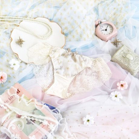 [^ԁFN0574801]y܂߂āzɕԃT}̐C[WA[RNVłB[XɃł̐⌎hJ邱ƂŁAŜLLƋPAЂƂ탍}eBbNȃfUCɎdオ܂BT}̃Sɂ͂肰ȂvXāAꐯ̂悤ȗVѐSo܂BFg͋GߊꂽAiȃk[fB[J[ł܂Ƃ߂܂Buz[vV[YgɒāASƂ߂ɂȂ܂悤ɁBȊ肢߂Ă͂܂BACeEpgn͑[XɂȂĂALk̂郌[XɐSn悭tBbg܂Bɂ̓SgĂȂ̂ŐH܂AƂSnłB{gXւV[cC܂BʋC悭AKɂp܂BÂA_߂ȂʊӂfUCAOWA[ȑl͋̕Co܂BTCYMFqbv 87`95cmLFqbv 92`100cmidlEobNLkFEtgF኱聃֘AACẽACe͈ȉ育mFBE54803 \tguE44800 ₷݃uE74800 m[}V[cE74801 [XV[cE74803 tAV[cE14804 Jbvt}LVs[XE04820 ~j|[`Ɩ̊֌WɂAۂFČꍇ܂B܂Ap\REX}[gtHȂǂ̊ɂA኱iƉ摜̃J[قȂꍇ܂B