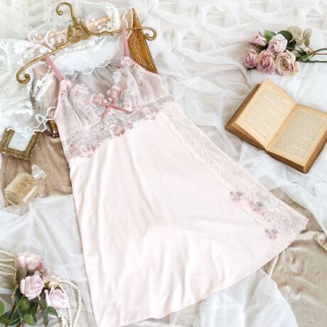 [^ԁFN0514570]yaõVtHj[zôԂƐ`͗lgݍ킹A؂ŃGKgȃV[YłB[XŜɍ炫قւ̃óA_ȃJ[OŃCpNgA炵ۂɁBɂ͗lXȏԂ炢A炵vX܂Bɕ`ꂽ͗l͐̐11ɕωA2F̃ӂ񂾂ɂقǂƂŁAȏ݊Ăw̉؂₩o܂Bgnɂ̓AVg[ȃJbeBOŃXgb`[Xґɂ炢A|CgŏȃAbvPU΂߂āA360xǂ猩ĂʊӂfUCɁB؂ȃGu[XݏoaAgɒ邽ѐSƂ߂Ă悤ȃWF[Ɏdオ܂B̂ӂƂ܂ÂւƕςĂ܂悤ȃACeɂȂ܂悤ɁBN̔o yRisa Magli Reinei[kjzuh̐Eςy݂BACeEpgnׂ͂肪悢fނgpĂAƂC̗ǂSnłBLkApĂăXgXɂdlɂȂĂ܂BTCYMFoXg 79`87cmiF80cmjLFoXg 86`94cmiF80cmjidlEXgbv߉\iOsjEgn̐LkF聃֘AACẽACe͈ȉ育mFBE64570 uW[iBECjE64571 uW[iDEEEFjE64572 uW[iGEHjE44573 ₷݃uiMELjE44574 ₷݃uiLLjE44575 ₷݃ui3LjE74570 m[}V[cE74571 [XV[cE74572 {V[cE74574 TobNE74576 Tj^[E14570 Xbv