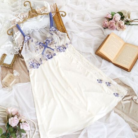 [^ԁFN0514570]yaõVtHj[zôԂƐ`͗lgݍ킹A؂ŃGKgȃV[YłB[XŜɍ炫قւ̃óA_ȃJ[OŃCpNgA炵ۂɁBɂ͗lXȏԂ炢A炵vX܂Bɕ`ꂽ͗l͐̐11ɕωA2F̃ӂ񂾂ɂقǂƂŁAȏ݊Ăw̉؂₩o܂Bgnɂ̓AVg[ȃJbeBOŃXgb`[Xґɂ炢A|CgŏȃAbvPU΂߂āA360xǂ猩ĂʊӂfUCɁB؂ȃGu[XݏoaAgɒ邽ѐSƂ߂Ă悤ȃWF[Ɏdオ܂B̂ӂƂ܂ÂւƕςĂ܂悤ȃACeɂȂ܂悤ɁBN̔o yRisa Magli Reinei[kjzuh̐Eςy݂BACeEpgnׂ͂肪悢fނgpĂAƂC̗ǂSnłBLkApĂăXgXɂdlɂȂĂ܂BTCYMFoXg 79`87cmiF80cmjLFoXg 86`94cmiF80cmjidlEXgbv߉\iOsjEgn̐LkF聃֘AACẽACe͈ȉ育mFBE64570 uW[iBECjE64571 uW[iDEEEFjE64572 uW[iGEHjE44573 ₷݃uiMELjE44574 ₷݃uiLLjE44575 ₷݃ui3LjE74570 m[}V[cE74571 [XV[cE74572 {V[cE74574 TobNE74576 Tj^[E14570 Xbv