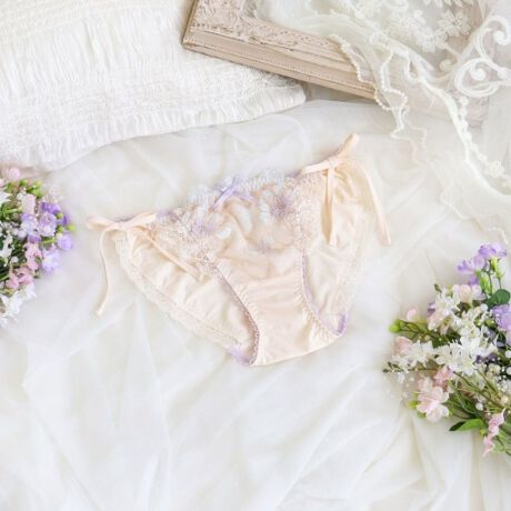 [^ԁFN0574622]ypXeJ[̂ԂɗāzpXeJ[̂ԂDȂAsAŉ炵V[YłB[XɃtȃXeb`ŎhJԂ́Â݂E[[炢A炩tF~jȈۂɁB̏ォ甲̂邨Ԃ̃P~JAbvPd˕t邱ƂŁAS̓Iɉ炵y₩ȃfUCɎdオ܂BA[`₨Ԃɂ̓LLƋPӂ񂾂ɂ炢Aiȉ؂₩vXB[X̃XJbv͏㉺ŕ̃C[W̕ω邽߁AE[[ƃ̃A[`2iɌ悤o܂BACeEpTCh̃{͌іڂقǂdl̂߁AEGXgTCY̒\BD݂̒SnɒĂ܂B{͐Lk邽߉ɂAق̂ƃZNV[ĂACełBTCYMFqbv 87`95cmLFqbv 92`100cmidlEobNLkFEtgF኱聃֘AACẽACe͈ȉ育mFBE64620 uW[iBECjE64621 uW[iDEEEFjE64622 uW[iGEHjE44623 ₷݃uiMELjE44624 ₷݃uiLLjE44625 ₷݃ui3LjE74620 m[}V[cE74621 [XV[cE74622 {V[cE74626 Tj^[E14620 XbvƖ̊֌WɂAۂFČꍇ܂B܂Ap\REX}[gtHȂǂ̊ɂA኱iƉ摜̃J[قȂꍇ܂BfP[gȃ[Xł̂ŁAG\ʂ̂舵肢܂B