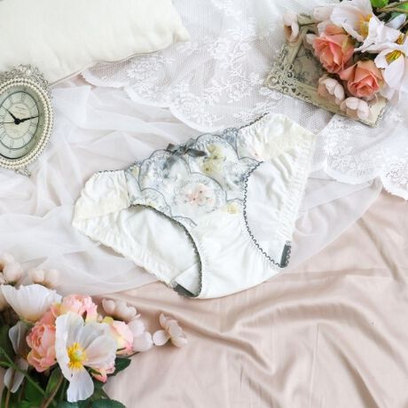 [^ԁFN0574786]ybZ[Wԑɂāz傫ȃA[`̒ɏԂpU΂߂AIWieBӂV[YłBT}̏ےł邨Ԃ́A@ׂȃXeb`3F̃Of[Vɂ邱ƂŁAԑ̂悤ȉ؂₩oB̎ɂ̓A[`ɉ悤Ɏ`̊􉽊w͗lAPretty plantsAColor with flower̉pāACpNĝA[`fpŉ炵ۂɎdグ܂BT}̗VѐSƃbZ[Wlߍ񂾃RNVy݂BACeEpRisa MaglĩTj^[V[ćAuW[ƃyAŃfUC肵Ă܂Bu[ȓłR[fBl[gyŗJTȋCHAPPYɁBȊ肢߂Ă͂܂B[fނgpAC̗ǂSnŃXgXt[ɂ܂BNb`̓JTJTƉȂɂA̗Ƃ₷hzgpĂ܂Bɂ̓[XgpA{gXւɂȂĂ܂BTCYMFqbv 87`95cmLFqbv 92`100cmidlEobNLkFENb`hzgp֘AACẽACe͈ȉ育mFBE64780 uW[iBECjE64781 uW[iDEEEFjE64782 uW[iGEHEIjE44783 ₷݃uiMELjE44784 ₷݃uiLLjE44785 ₷݃ui3LjE74780 m[}V[cE74781 [XV[cE74782 {V[cE74786 Tj^[E14780 XbvE14784 Jbvt}LVs[XƖ̊֌WɂAۂFČꍇ܂B܂Ap\REX}[gtHȂǂ̊ɂA኱iƉ摜̃J[قȂꍇ܂B