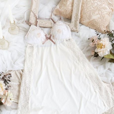 [^ԁFN0514651]y`ꂽԁX܂ƂāzobNӎǎ̂悤ȁAԁX`[tɂV[YłBJbvŜɂꂽԂ́AXeb`Ɍ݂Č򊴂Ƃ肰Ȃ̊oB݂̉ӏωȂAŕʓIȐ邱ƂŁAǎ̂悤Ȑꂽ\Ă܂BTChɂ͂ӂ񂾂ɃXgb`[X炢AcCăX^CAbvB_ɊJobNX^C̓|CgŃAbvP炢Aׂ߂̃XgbviłȈۂɎdオ܂Bd̂闎J[OŁAl̖͂gɂ܂Ƃ悤ȃNVJȃfUCy݂BACeEpJbv^CṽXbvȂ̂ŁAuW[𒅂ɂ1łp܂Bgnׂ͂肪悢fނgpĂAƂC̗ǂSnłBLkApĂăXgXɂdlɂȂĂ܂BTCYMFoXg 79`87cmiF80cmjLFoXg 86`94cmiF80cmjidlEXgbv߉\iOsjEgn̐LkFEO\JbvtiE^j֘AACẽACe͈ȉ育mFBE64650 uW[iBECjE64651 uW[iDEEEFjE64652 uW[iGEHjE74650 m[}V[cE74651 [XV[cE74654 TobNE74656 Tj^[E14651 JbvtXbvƖ̊֌WɂAۂFČꍇ܂B܂Ap\REX}[gtHȂǂ̊ɂA኱iƉ摜̃J[قȂꍇ܂B