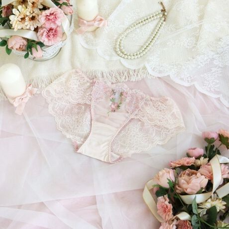 [^ԁFN0574611]yӂh郊{ŃhXAbvztX̃RRl̑ӂ񂾂ɂAhX`[tɂV[YłBhX̋̃{C[W`[AbvṔA_ɏd˕t邱ƂŁA؂ȃN`[oB@ׂȃOf[VƊۂ݂̂VGbgŁAłӂƌ񂾂悤Ȃ炩ۂɎdオ܂Bɂ̓{̕҂ݏグfUCAɍ炭ԁX炢AԂ͖x̂Xeb`ŗ̓IɁBŜɃLLƋPقǂAv킸SƂ߂}eBbNȃfUCłB̂ӂƂ܂ÂւƕςĂ܂悤ȃACeɂȂ܂悤ɁBN̔o uRisa Magli Reinei[kjvuh̐Eςy݂BACeEpgn͑[XɂȂĂALk̂郌[XɐSn悭tBbg܂Bɂ̓SgĂȂ̂ŐH܂AƂSnłB{gXւV[cC܂BʋC悭AKɂp܂BÂA_߂ȂʊӂfUCAOWA[ȑl͋̕Co܂BTCYMFqbv 87`95cmLFqbv 92`100cmidlEobNLkFEtgF聃֘AACẽACe͈ȉ育mFBE64610 uW[iBECjE64611 uW[iDEEEFjE64612 uW[iGEHjE74610 m[}V[cE74611 [XV[cE74613 tAV[cE74614 TobNE74616 Tj^[E34610 L~\[E24611 ^bvpcƖ̊֌WɂAۂFČꍇ܂B܂Ap\REX}[gtHȂǂ̊ɂA኱i