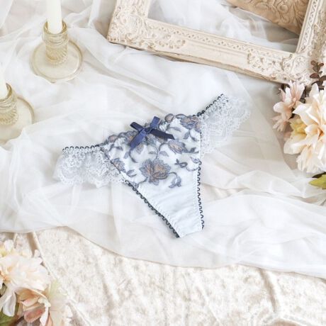 [^ԁFN0574654]y`ꂽԁX܂ƂāzobNӎǎ̂悤ȁAԁX`[tɂV[YłBŜɂꂽԂ́AXeb`Ɍ݂Č򊴂Ƃ肰Ȃ̊oB݂̉ӏωȂAŕʓIȐ邱ƂŁAǎ̂悤Ȑꂽ\Ă܂BobNX^Cɂ̓AbvP炢AiłȈۂɁBd̂闎J[OŁAl̖͂gɂ܂Ƃ悤ȃNVJȃfUCɎdオ܂BACeEpEGXgobNɂđ[XdlɂȂĂ܂BTobNV[c͑̃V[cɔוzʐςȂߒʋC悭Aɂ߉Kɂp܂BV[c̃CCɂȂȂ߁A{gX̎ނ킸Lp܂BobNG̗D[X̂߁ATobNV[c߂Ă̕pĂ₷fUCłBTCYMFqbv 87`95cmLFqbv 92`100cmidlEobNLkFEtgF኱聃֘AACẽACe͈ȉ育mFBE64650 uW[iBECjE64651 uW[iDEEEFjE64652 uW[iGEHjE74650 m[}V[cE74651 [XV[cE74654 TobNE74656 Tj^[E14651 JbvtXbvƖ̊֌WɂAۂFČꍇ܂B܂Ap\REX}[gtHȂǂ̊ɂA኱iƉ摜̃J[قȂꍇ܂B