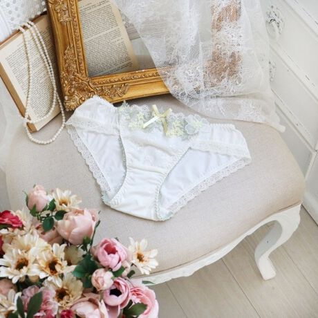 [^ԁFN0574590]yN}`X炫قK[fցzԂ炫قK[fC[WAĝV[YłBŜɏԂU΂߂iq̃[X́A[XƓJ[݂̂̂E[[ŎhJ邱ƂŁAi`ȉ炵ɁB̏ォN}`X̂ԂC[WP~J[Xd˂āAԂK[f̍ɗ܂荇č炢Ă؂₩ȗlq\Ă܂BTChɂ͑傫ȃ`[AbvPƁȀォ珬Ԃ̃AbvP炢Ay₩vXBقȂ郌[XAbvPAhJ~bNX邱ƂŁAgȃNtĝۂɎdオ܂BACeEpx[VbNȃrLj^CṽV[cłBV[c̑ɂ̓[XgpA{gXւɂȂĂ܂BEGXgɂ͐Lт̂悢Sgp邱ƂŁADɃtBbg܂BƂC̗ǂSnłBTCYMFqbv 87`95cmLFqbv 92`100cmidlEobNLkFEtgF኱聃֘AACẽACe͈ȉ育mFBE64590 uW[iBECjE64591 uW[iDEEEFjE64592 uW[iGEHjE44590 ₷݃uE74590 m[}V[cE74591 [XV[cE74593 tAV[cE74596 Tj^[E34591 JbvtL~\[Ɩ̊֌WɂAۂFČꍇ܂B܂Ap\REX}[gtHȂǂ̊ɂA኱iƉ摜̃J[قȂꍇ܂B