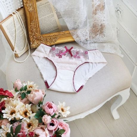 [^ԁFN0574596]yN}`X炫قK[fցzԂ炫قK[fC[WAĝV[YłBŜɏԂU΂߂iq̃[X́A[XƓJ[݂̂̂E[[ŎhJ邱ƂŁAi`ȉ炵ɁB̏ォN}`X̂ԂC[WP~J[Xd˂āAԂK[f̍ɗ܂荇č炢Ă؂₩ȗlq\Ă܂BقȂ郌[XAbvPAhJ~bNX邱ƂŁAgȃNtĝۂɎdオ܂BACeEpRisa MaglĩTj^[V[ćAuW[ƃyAŃfUC肵Ă܂Bu[ȓłR[fBl[gyŗJTȋCHAPPYɁBȊ肢߂Ă͂܂B[fނgpAC̗ǂSnŃXgXt[ɂ܂BNb`̓JTJTƉȂɂA̗Ƃ₷hzgpĂ܂Bɂ̓[XgpA{gXւɂȂĂ܂BTCYMFqbv 87`95cmLFqbv 92`100cmidlEobNLkFENb`hzgp֘AACẽACe͈ȉ育mFBE64590 uW[iBECjE64591 uW[iDEEEFjE64592 uW[iGEHjE44590 ₷݃uE74590 m[}V[cE74591 [XV[cE74593 tAV[cE74596 Tj^[E34591 JbvtL~\[Ɩ̊֌WɂAۂFČꍇ܂B܂Ap\REX}[gtHȂǂ̊ɂA኱iƉ摜̃J[قȂꍇ܂B