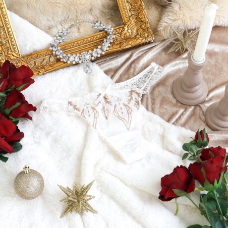 [^ԁFN0574674]yXbOēʂȃNX}XzNX}Xɂ͌ȂXbOǏ`[tɂAT}̃NX}XRNVłB[Xɂ͊􉽊w͗lT[Jbg̃AbvP炢A؂₩ŉŝdオɁBӂ񂾂ɃhJāACiӂPƎaVȃJ[OAGKgȑl̃NX}Xo܂Btg̃{ɂ͗h郉CXg[ATChɂ̓AVg[Ƀ{e[v炢AʊvX܂BN1x̃NX}XV[ÝARisa MaglĩWF[ŃqCɁBN̔o uRisa Magli Reinei[kjvuh̐Eςy݂BACeEpEGXgobNɂđ[XdlɂȂĂ܂BTobNV[c͑̃V[cɔוzʐςȂߒʋC悭Aɂ߉Kɂp܂BV[c̃CCɂȂȂ߁A{gX̎ނ킸Lp܂BobNG̗D[X̂߁ATobNV[c߂Ă̕pĂ₷fUCłBTCYMFqbv 87`95cmLFqbv 92`100cmidlEobNLkFEtgF聃֘AACẽACe͈ȉ育mFBE64670 uW[iBECjE64671 uW[iDEEEFjE64672 uW[iGEHjE54673 \tguE74670 m[}V[cE74671 [XV[cE74672 XyV{V[cE74674 TobNE14670 XbvE94679 xr[h[ZbgE34675 J[fBKE04679 K[^[xgƖ̊֌WɂAۂFČꍇ܂B܂Ap\REX}[gtHȂǂ̊ɂA኱iƉ摜̃J[قȂꍇ܂B