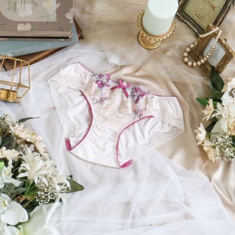 [^ԁFN0574696]yȂރJTuJ̉Ԃ̂悤Ɂz̏AJTuĴԂC[WV[YłBJTuJ`[tɂCpNĝ邨Ԃ́Ax̂Xeb`Ŕ򊴂oB[v^bẐ悤ȃhbg̃{Aʂȃ`[t_ɑgݍ킹āAǂGXjbN̂ۂɎdオ܂B̋PƃJTuJ̍MȋCiӂ鐢EςAv킸ڂЂRNVłB̂ӂƂ܂ÂւƕςĂ܂悤ȃACeɂȂ܂悤ɁBN̔o yRisa Magli Reinei[kjzuh̐Eςy݂BACeEpRisa MaglĩTj^[V[ćAuW[ƃyAŃfUC肵Ă܂Bu[ȓłR[fBl[gyŗJTȋCHAPPYɁBȊ肢߂Ă͂܂B[fނgpAC̗ǂSnŃXgXt[ɂ܂BNb`̓JTJTƉȂɂA̗Ƃ₷hzgpĂ܂Bɂ̓[XgpA{gXւɂȂĂ܂BTCYMFqbv 87`95cmLFqbv 92`100cmidlEobNLkFENb`hzgp֘AACẽACe͈ȉ育mFBE64690 uW[iBECjE64691 uW[iDEEEFjE64692 uW[iGEHjE44693 ₷݃uiMELjE44694 ₷݃uiLLjE44695 ₷݃ui3LjE74690 m[}V[cE74691 [XV[cE74692 {V[cE74694 TobNE74696 Tj^[E14690 XbvƖ̊֌WɂAۂFČꍇ܂B܂Ap\REX}[gtHȂǂ̊ɂA኱iƉ摜̃J[قȂꍇ܂B