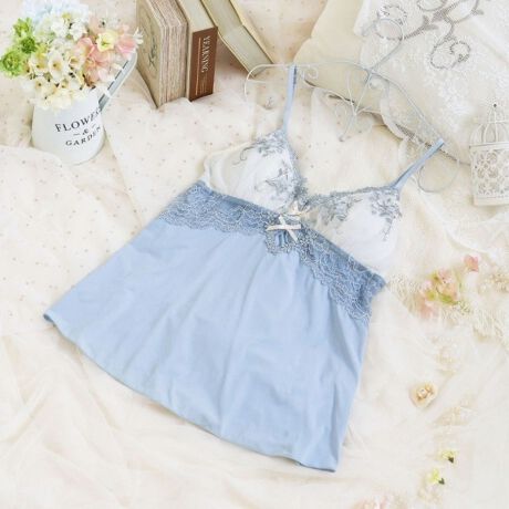 [^ԁFN0534711]yɍ炭AbT̂Ԃ~l߂āzlC𔎂u[ivAVJ[ăoCoBJ[ybgɍ炫ق鏬炵AbT̂悤ɁAԂJbvӂƃJbvɔ~l߂fUCłB򊴂̂Ԃт͂܂ŕΔ̂悤ŁAԐcɂꂽ̃LLƂ߂AL[gȈۂ^Ă܂BJbvɂ͏Ԃ̃u[PC[WfUCvXA̎q炵͋CɁBJbvɂ̓zCg̎hJłԂXgb`[XƃAbvP炢AVɐ؂ւāAו܂ŐS䂩ACeɎdオ܂BobNX^Cɂ[XґɂقǂAǂ猩Ă؂₩ȃX^CɁBAbT̉ԌtuDvu䂩v̂悤ɁA炩DӂiȃJ[WJɂȂĂ܂BACeEpJbv^CṽL~\[Ȃ̂ŁAuW[𒅂ɂ1łp܂Bgnׂ͂肪悢fނgpĂAƂC̗ǂSnłBLkApĂăXgXɂdlɂȂĂ܂BTCYMFoXg 79`87cmiF60cmjLFoXg 86`94cmiF60cmjidlEXgbv߉\iOsjEgn̐LkFEO\JbvtiE^j֘AACẽACe͈ȉ育mFBE64710 uW[iBECjE64711 uW[iDEEEFjE64712 uW[iGEHEIjE74710 m[}V[cE74711 [XV[cE74712 {V[cE74716 Tj^[E14710 XbvE34711 JbvtL~\[E24711 ^bvpcƖ̊֌WɂAۂFČꍇ܂B܂Ap\REX}[gtHȂǂ̊ɂA኱iƉ摜̃J[قȂꍇ