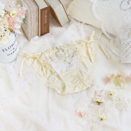 [^ԁFN0574712]yɍ炭AbT̂Ԃ~l߂āzlC𔎂u[ivAVJ[ăoCoBJ[ybgɍ炫ق鏬炵AbT̂悤ɁAԂӂɔ~l߂fUCłB򊴂̂Ԃт͂܂ŕΔ̂悤ŁAԐcɂꂽ̃LLƂ߂AL[gȈۂ^Ă܂Btgɂ͏Ԃ̃u[PC[WfUCvXA̎q炵͋CɁBAbT̉ԌtuDvu䂩v̂悤ɁA炩DӂiȃJ[WJɂȂĂ܂BACeEpTCh̃{͌іڂقǂdl̂߁AEGXgTCY̒\BD݂̒SnɒĂ܂B{͐Lk邽߉ɂAق̂ƃZNV[ĂACełBTCYMFqbv 87`95cmLFqbv 92`100cmidlEobNLkFEtgF኱聃֘AACẽACe͈ȉ育mFBE64710 uW[iBECjE64711 uW[iDEEEFjE64712 uW[iGEHEIjE74710 m[}V[cE74711 [XV[cE74712 {V[cE74716 Tj^[E14710 XbvE34711 JbvtL~\[E24711 ^bvpcƖ̊֌WɂAۂFČꍇ܂B܂Ap\REX}[gtHȂǂ̊ɂA኱iƉ摜̃J[قȂꍇ܂B