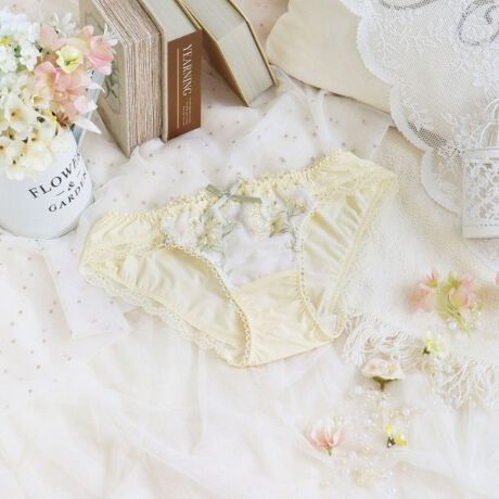 [^ԁFN0574710]yɍ炭AbT̂Ԃ~l߂āzlC𔎂u[ivAVJ[ăoCoBJ[ybgɍ炫ق鏬炵AbT̂悤ɁAԂӂɔ~l߂fUCłB򊴂̂Ԃт͂܂ŕΔ̂悤ŁAԐcɂꂽ̃LLƂ߂AL[gȈۂ^Ă܂Btgɂ͏Ԃ̃u[PC[WfUCvXA̎q炵͋CɁBAbT̉ԌtuDvu䂩v̂悤ɁA炩DӂiȃJ[WJɂȂĂ܂BACeEpx[VbNȃrLj^CṽV[cłBV[c̑ɂ̓[XgpA{gXւɂȂĂ܂BEGXgɂ͐Lт̂悢Sgp邱ƂŁADɃtBbg܂BƂC̗ǂSnłBTCYMFqbv 87`95cmLFqbv 92`100cmidlEobNLkFEtgF኱聃֘AACẽACe͈ȉ育mFBE64710 uW[iBECjE64711 uW[iDEEEFjE64712 uW[iGEHEIjE74710 m[}V[cE74711 [XV[cE74712 {V[cE74716 Tj^[E14710 XbvE34711 JbvtL~\[E24711 ^bvpcƖ̊֌WɂAۂFČꍇ܂B܂Ap\REX}[gtHȂǂ̊ɂA኱iƉ摜̃J[قȂꍇ܂B