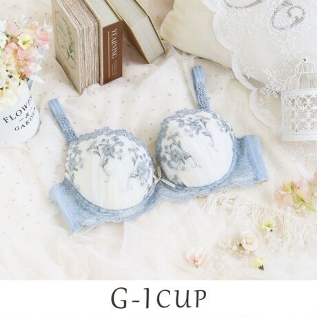 [^ԁFN0564712]yɍ炭AbT̂Ԃ~l߂āzlC𔎂u[ivAVJ[ăoCoBJ[ybgɍ炫ق鏬炵AbT̂悤ɁAԂJbvӂXgbv܂Ŕ~l߂fUCłB򊴂̂Ԃт͂܂ŕΔ̂悤ŁAԐcɂꂽ̃LLƂ߂AL[gȈۂ^Ă܂BJbvɂ͏Ԃ̃u[PC[WfUCvXA̎q炵͋CɁBTChɂ̓zCg̎hJłԂXgb`[X炢Aו܂ŐS䂩ACeɎdオ܂BAbT̉ԌtuDvu䂩v̂悤ɁA炩DӂiȃJ[WJɂȂĂ܂Bp^[wGlamor Bra^oXgAbv^CvxGJbv`pɐ݌vꂽp^[łBTChplƃJbṽ{[AOSŃ{[̂oXgvbVAbvȂx܂Bȕɂ߂łyȒSnƈ芴~{[̂oXgƎxidlE3/4JbvEC[ETCh{[ijEO\pbhȂipbh|Pbg͂jEzbNF3i~3EXgbv߉\iOsj֘AACẽACe͈ȉ育mFBE64710 uW[iBECjE64711 uW[iDEEEFjE64712 uW[iGEHEIjE74710 m[}V[cE74711 [XV[cE74712 {V[cE74716 Tj^[E14710 XbvE34711 JbvtL~\[E24711 ^bvpcƖ̊֌WɂAۂFČꍇ܂B܂Ap\REX}[gtHȂǂ̊ɂA኱iƉ摜̃J[قȂꍇ܂B