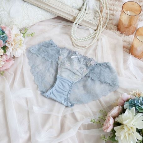 [^ԁFN0574721]ydȂ荇AxẢԁXzɍ炭AxÂԂC[WV[YłB[Xɂ̓tȃXeb`ő_ɕ`AxAƏԂhJāȀォ炨̃`[AbvP炤ƂŁAŝ@ׂȎdオɁBɃcC[h̖Ԗږ͗lقǂԂ̃AbvPd˂āALLƋPƃ|Cg̃J[OAԂӂƕoĂlq炵\Ă܂Btgӂɂ͊􉽊w͗l𗧑̓IȃCP~@łقǂāAGKgȔoBFWJ~̋Cɗnނ悤ȁA炩iȕ͋CoRNVłB̂ӂƂ܂ÂւƕςĂ܂悤ȃACeɂȂ܂悤ɁBN̔o yRisa Magli Reinei[kjzuh̐Eςy݂BACeEpgn͑[XɂȂĂALk̂郌[XɐSn悭tBbg܂Bɂ̓SgĂȂ̂ŐH܂AƂSnłB{gXւV[cC܂BʋC悭AKɂp܂BÂA_߂ȂʊӂfUCAOWA[ȑl͋̕Co܂BTCYMFqbv 87`95cmLFqbv 92`100cmidlEobNLkFEtgF聃֘AACẽACe͈ȉ育mFBE64720 uW[iBECjE64721 uW[iDEEEFjE64722 uW[iGEHjE74720 m[}V[cE74721 [XV[cE74724 TobNE74725 qbvnOE74726 Tj^[E14720 XbvƖ̊֌WɂAۂFČꍇ܂B܂Ap\REX}[gtHȂǂ̊ɂA኱iƉ摜̃J[قȂꍇ܂B