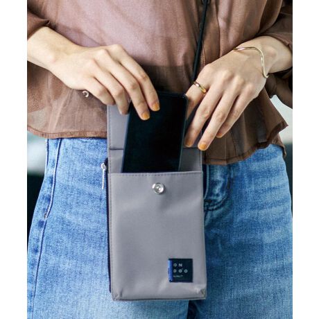 [^:NT004]KvȂ̂ŁIg}`V_[c19.5~12~}`2cmƃRpNgȃTCYȂAڈȏ̑eʂ˔}`V_[BVvȂd؂|Pbg̑dlŁAX}[gtH₨zɕKi܂Ƃ߂ĎƂo܂Bnɂ͝H{Ă邽߁A≘ꂪtɂAƂo◷sł劈Ie̔jẼguɊւĂ͕Ђł͐ӔC𕉂˂܂Bfޖ{́@|GXe100%nɂ͂H{Ă܂Ahł͂܂̂ŁAe̐Zɂ͂ӂB͂TAꂽꍇ͎点zŐ@蕗ʂ̂ꏊŉAĂBdlE(O)@Oʃ|Pbg~1@wʃ|Pbg~2@E()@t@Xi[̓ɂ d؂~1@|Pbg~3E(R)@S160cm@ΉTCYEOʃ|PbgFX}[gtHe\Ewʃ|PbgFږȂǁAƂe\Et@Xi[FpX|[ge\y͂Hz̏i͐nɂ͂H{Ă邽߁A͂₷AɂłB͂ʂ͂gpgppxɂ菙XɒቺĂ܂BȂǎނɂĂ͎ɂ܂̂ŗ\߂BgpɂȂOɐiɕtĂ邲gp̒ӂǂ݂B[ONDOO / Ih[]Warm your heart by 1.@́uǁvPグ悤BȂ₩Ɏ̕ACtX^C؂₩ɁAƍKɁA̎̋CグĂAȃACeĂ܂B