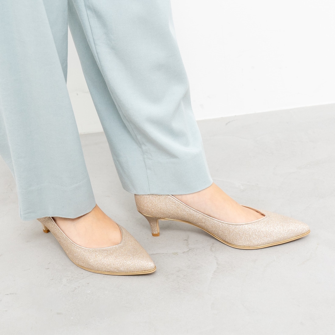 ラウナレア（Launa lea）/【25秋冬新色】きれいシルエット☆ ゴールドラインパンプス(80009，80009E，80009F) 25秋冬新色】きれいシルエット☆ ゴールドラインパンプス(80009,80009E