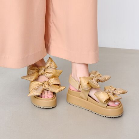 [^:S152]_u{T_(S152){[Ղ̃{fꑫVvȃfj킹AtF~jȕ͋Cɂ҂ȃfUCłIyPOINTzEX|[eB[~{[{▭ȃoXECɃghCNȑɎdオ܂E₷3.5cm̃tbg\[Ẽxg̓}WbNe[vłD݂̃TCYɒ\yCɓo^̂߁ziCɓo^Ɣ؂ACe̍ēגʒm₨ȏ󂯎邱Ƃł܂uĥCɓo^ŐVACȅBЂo^!