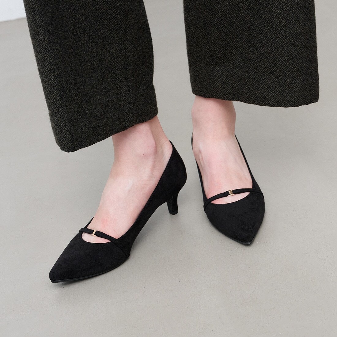 25秋冬新作】バックル付きストラップパンプス(0609) | ラウナレア