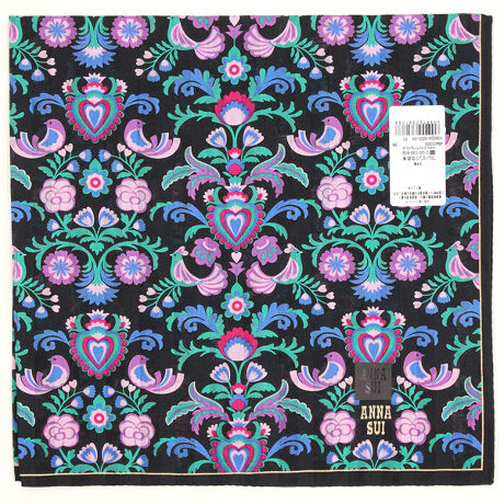 [^:1090240005]ANNA SUI炵[hYÃvgnJ`B悭Ɠ̒ɏn[gȂǈ炵`[tBĂ܂BXgCṽWJ[hngpĂAƐn̉ʊяオ܂Bg₷X^_[hȃTCỸnJ`B@̂͂AGɊ|AobO̒g̖ډBɂg܂B[ANNA SUI]Ai XCtł̂́u񗥔wv̔wBK[BŊÂbNX̒ɂЂł郍bNȍBL[gƃN[Bt@^W[ƃEBbgBGOODK[BADK[BAlȂӂ̖͂ngɂl̖AFN₩Ƀb`ɍʂj[[ÑfUCi[YuhAꂪAAi XCłB