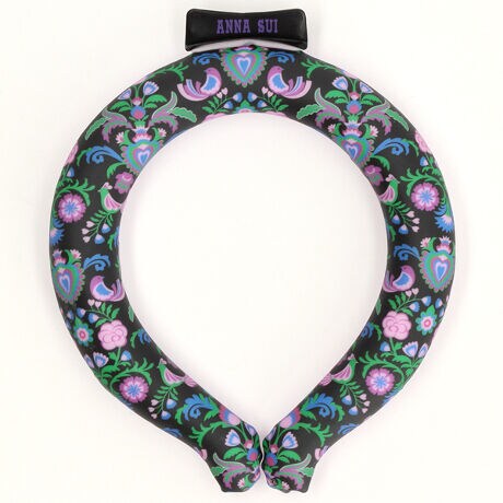 [^:0012110003]28ȉŎRlbNOB񌳂ЂƉKɗ₵AxJԂgpł܂BfUCƋ@\̂ǂ˔ĂAMtgɂ߂̃ACełBSTCY͂qlɂ₷TCYłB[ANNA SUI]Ai XCtł̂́u񗥔wv̔wBK[BŊÂbNX̒ɂЂł郍bNȍBL[gƃN[Bt@^W[ƃEBbgBGOODK[BADK[BAlȂӂ̖͂ngɂl̖AFN₩Ƀb`ɍʂj[[ÑfUCi[YuhAꂪAAi XCłB