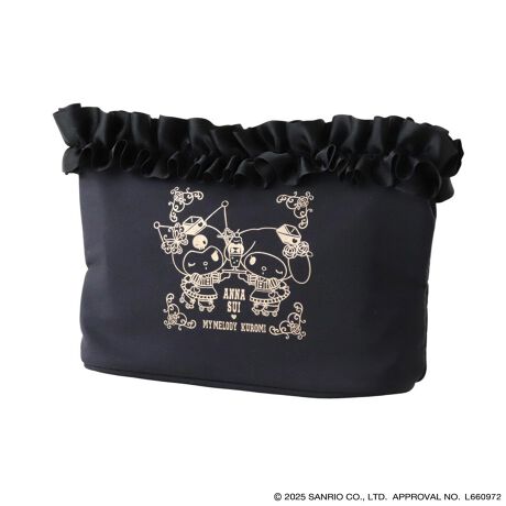 [^:0013940001]}CfBEN~̂낢Ajo[T[LOXyVACe􂽂ՂƃMU[񂹂tƔvgL[gȃ|[`B}`肵Ă邽߂Ǝ̂|CgBnɂ̓R{̃A[gngpĂ܂ByANNA SUI ~ MY MELODY KUROMIz2025N̓}CfB50NEN~20N"낢"Ajo[T[C[BANNA SUIƂ̃R{[Ve[}́wAJ_Ci[xIWiA[g𒆐SɁAt⃊{ӂ񂾂ɎgpL[gȌRNVłB