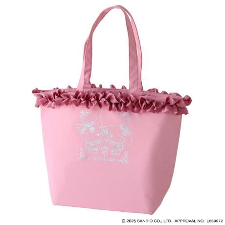 [^:1106080001]}CfBEN~̂낢Ajo[T[LOXyVACe􂽂ՂƃMU[񂹂tƔvgL[gȃg[gobOB}`Ղ肠邽߁AƂo|TuobO܂ŕLV[Ŋ􂵂܂Bnɂ̓R{̃A[gngpĂ܂ByANNA SUI ~ MY MELODY KUROMIz2025N̓}CfB50NEN~20N"낢"Ajo[T[C[BANNA SUIƂ̃R{[Ve[}́wAJ_Ci[xIWiA[g𒆐SɁAt⃊{ӂ񂾂ɎgpL[gȌRNVłB