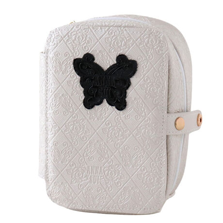 [^:0015290001]ANNA SUI炵fUČ^̃|[`BPVCʂɂANNA SUIVbṽEBhEɂĂfUCgpĂ܂BGĩSv[g|CgłBANNA SUI炵SVbNȃfUCƁAObYR{ʂȃRNVłBCɓ̂ʂ݂ȂǂȂ[ĂACełB|[`̔wʂ̓bVfނȂ̂ŁAʃob`ȂǂtăJX^}CY\łBWtȂ̂ŁAOɌȂ͉BĎł܂BJ[7FWJłpӂ܂B[ANNA SUI]Ai XCtł̂́u񗥔wv̔wBK[BŊÂbNX̒ɂЂł郍bNȍBL[gƃN[Bt@^W[ƃEBbgBGOODK[BADK[BAlȂӂ̖͂ngɂl̖AFN₩Ƀb`ɍʂj[[ÑfUCi[YuhAꂪAAi XCłB