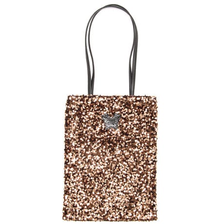 [^:0015400001]XpR[ՂƂtbgg[gobOBnɂANNA SUI炵gpĂAɂ̓}Olbgƃ|PbgtBA4ނTCYȂ̂ŁATuobOƂĂ􂵂܂BGĩSv[g|CgłB[ANNA SUI]Ai XCtł̂́u񗥔wv̔wBK[BŊÂbNX̒ɂЂł郍bNȍBL[gƃN[Bt@^W[ƃEBbgBGOODK[BADK[BAlȂӂ̖͂ngɂl̖AFN₩Ƀb`ɍʂj[[ÑfUCi[YuhAꂪAAi XCłB