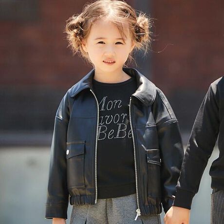 [^ԁF1105-78103]-25AW-1999NɐlCfUCƂɂU[u]BfUC_炩ȃnő@ׂȌ̗̎ǂfނgpBU[WPbgŋCɂȂ肪ȏdCɂȂȂSnꂵ|CgBgɂƂ̂錨̃VGbgƃWbvAbṽfUCŃjZbNXŊył܂Btg̑傫ȃ|Pbgɂ̓tbvtŃ[NWPbgۂJWABɂ肰ȂBeBẽ^v[g|CgɂȂĂ܂Bf/@\_炩̂tFCNU[gpBddCɂȂ炸qlɂĂ₷fފłBnBE|PbgB25H~ j̎qE̎q jZbNXACey10e[} P z-A[JCuRNV vol.3-1999NH~RNṼACe𒆐SɕB̂fUCNoĐVNɐ܂ς܂BC[hّfގgŃX|[eBȈۂY2KACeALCڂȃX^COŎꂽRNVBy2025NH~ V[Ye[}z-N[YE̍s-XgueBbNEE}قɃJtF܂łЂƂ̊X̂悤ɋȉˋ̍؋qDł̑DC[WRNVB㎿i̗ǂx[XɗVѐSyvXuWVbNȃX^CĂ܂ByBeBe(ׂ)zhLOVE MODERNh ܂ŁAӋCȃ[sAJWA̒āB㐫sƂ炦Ax[VbNł|Cg{VѐSAy𐷂荞ł܂BVvǁÂIWieB[dĂ܂B