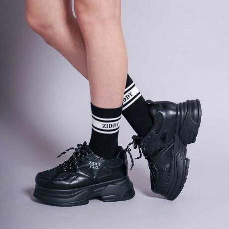 [^ԁF1240-73007]TChɓ|Cg̃SCOOLȃXj[J[B̃Xj[J[AVvǂǂȕɂ킹₷AȂႤIwZłxł劈ԈႢȂBJ[̓ubNƃLix[Wj2FWJBǂg₷ႤBH~ɂ̂GoodIJWAȂfUCAƂȏꏊɂĂ̂|CgBFBƂ낢ŗAΒڂ̓IɂȂ͂yZIDDY(WfB[)z~teen Lady~fB[XghꂽN[ł҂iȃX^CāB