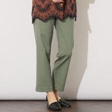 ピサーノ(PISANO)の【手洗いOK】クロップト丈・スリムストレートパンツ