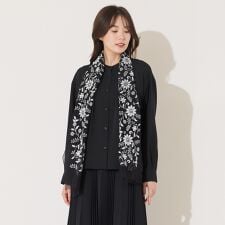 ボタニカル刺繍ストール