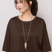 ゴールド調リーフモチーフロングネックレス
