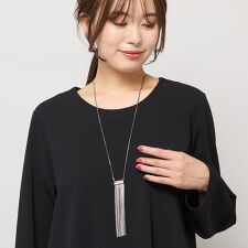 ビジュー調パーツ付きスウィングチェーンネックレス