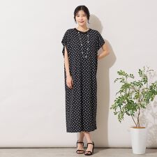 【手洗いOK】ドットプリント・パワーショルダーサックワンピース
