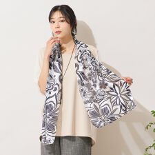 【手洗いOK】モノクロフラワープリントストール