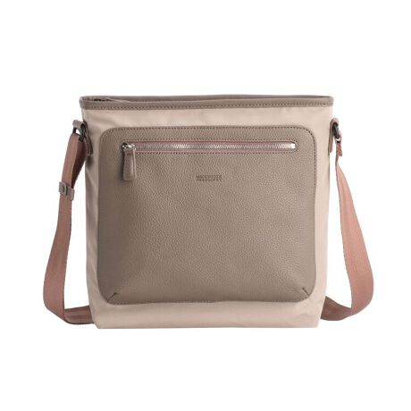 [^:17733]ꂽl̂߂̃JWAgxCBRpNgȂAX}zȂǐg̉i[łV_[obOB{̂Ɍ򊴂̂iC330NVbNcCAtgɃ\tgU[gp邱Ƃł肫ƂۂɁBy|PbgzG݂[ł|PbgBytg|Pbgz[ɕ֗ȃtg|PbgBywʃ|PbgzƏo̎[ɕ֗Ȕwʃ|PbgByV_[xgz߉\ȃV_[xgB----------------------@\ڍ<>ENbVt|PbgEbV|Pbg~2Ey<O>Etg|PbgEwʃ|Pbg