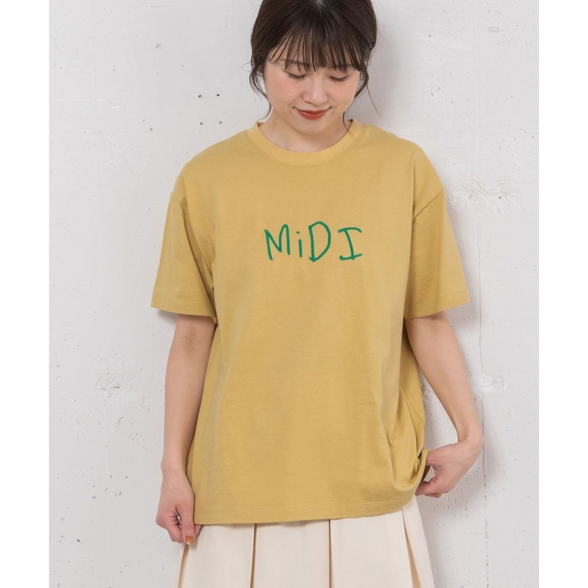 ロゴ刺繍Tシャツ
