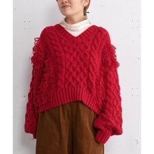 ループフリンジVネックケーブルニット