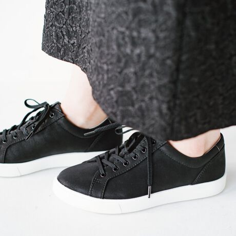 yLCFXj[J[uɂ₳Xj[J[vzEɂ₳@\EIWǐC^݌v@䑤ɂƂIWǐC^݌vőT|[gBĚ^T|[g~@̌^̃T|[g~͑A[`ւ̃tBbgǋBE炩݌v@C̓ɂ̓X|WW[Wfނ̗pB̂炩ǋBEECYF3EE~ɏL@MOFF̗pBEO\ȗ̊̂钆~BK}bgɂgpNbVƑȂ݂̗ǂTPEfނ̗pBEȕȂ₷݌vBAE^[\[ɂ͔̂E.V.A.fނ̗pAX[YȕsT|[gBEyʐ݌viЊjEC̓̃ST|[^[̂悤ɑƌC̃tBbg߂邱ƂŁA̕SɔzBEC̕\ʂɂ͂炩lHv̗pA̗ǂSnǋBEC̓̓TCNޗ̗pAɔzB@(TCN|GXe1.00%BGRSF؎擾)