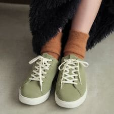 アキュアーズ(AcureZ)のフィット感◎ キレイ色スニーカー「母趾にやさしいスニーカー」