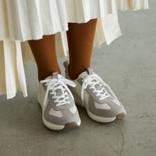 カジュアルスニーカー「母趾にやさしいスニーカー」